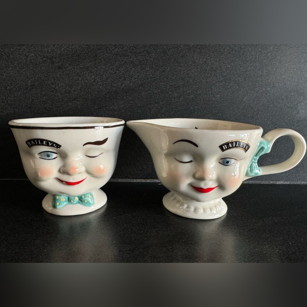 Vintage Set of 2 Bailey's Irish Cream Limited Edition 1996 Creamer and Bowl